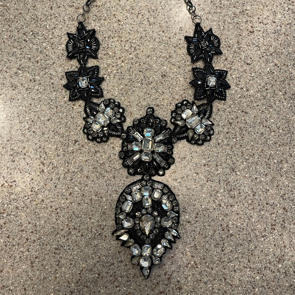 ⭐️⭐️ Deepa Gurnani⭐️⭐️ Dora Beaded Necklace